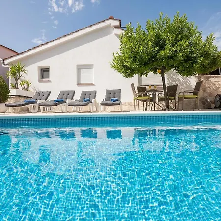 Amazing In Desne Casa vacanze *