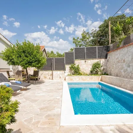 Amazing In Desne Casa vacanze Rogotin
